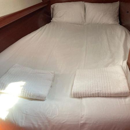 Sea Bloom - Sleep & Sail In Tejo Hotel Lisabona Exterior foto